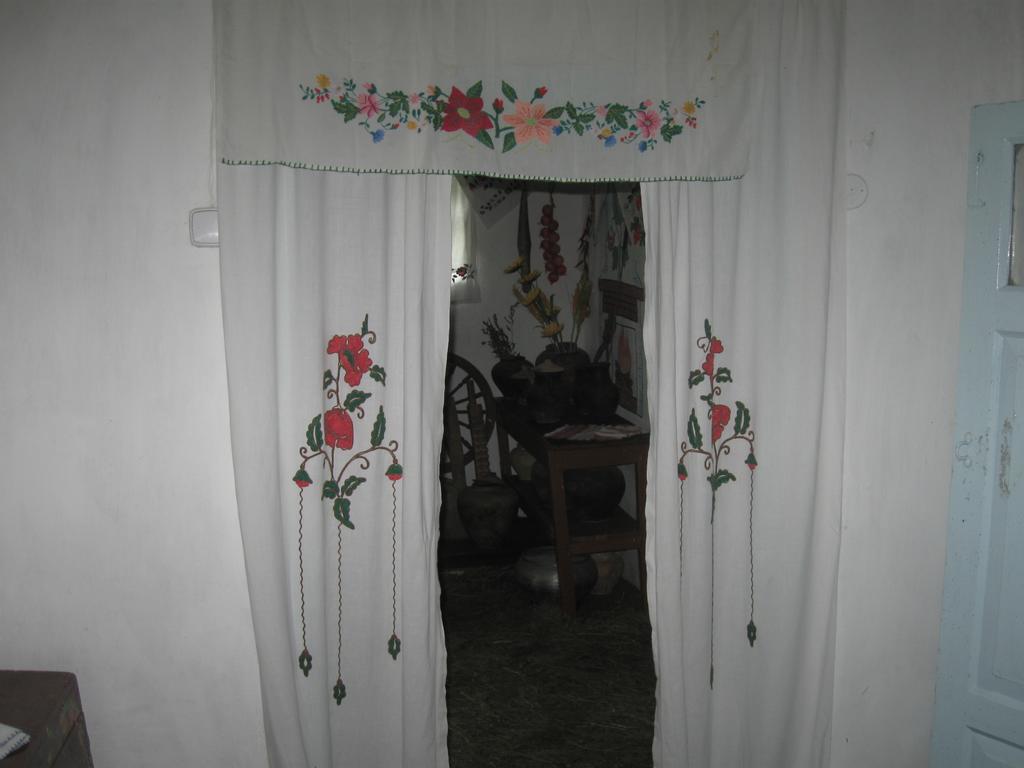 Maliovnytsya Guest House Dybintsy Екстериор снимка