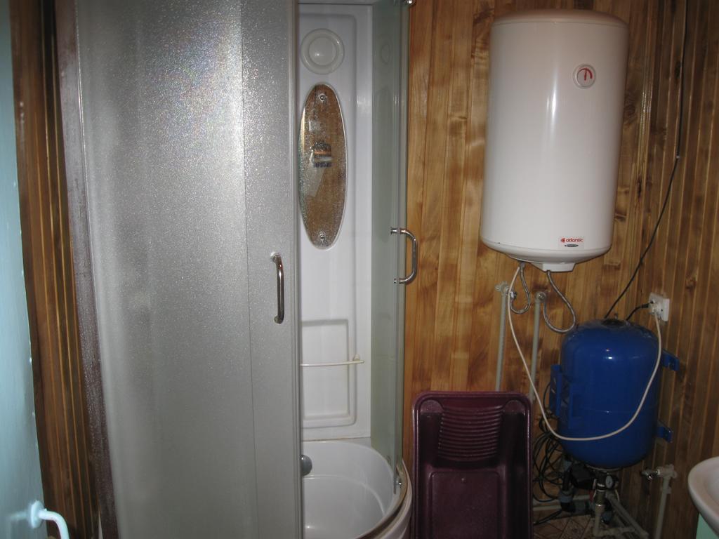 Maliovnytsya Guest House Dybintsy Екстериор снимка